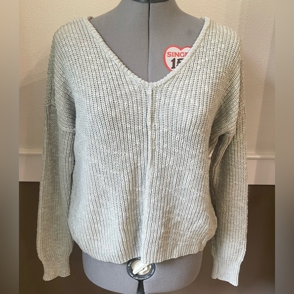 Hippie Rose Chunky Knit Sweater Size L V-neck & Back Buttons Cropped 2-way Wear - Picture 2 of 6